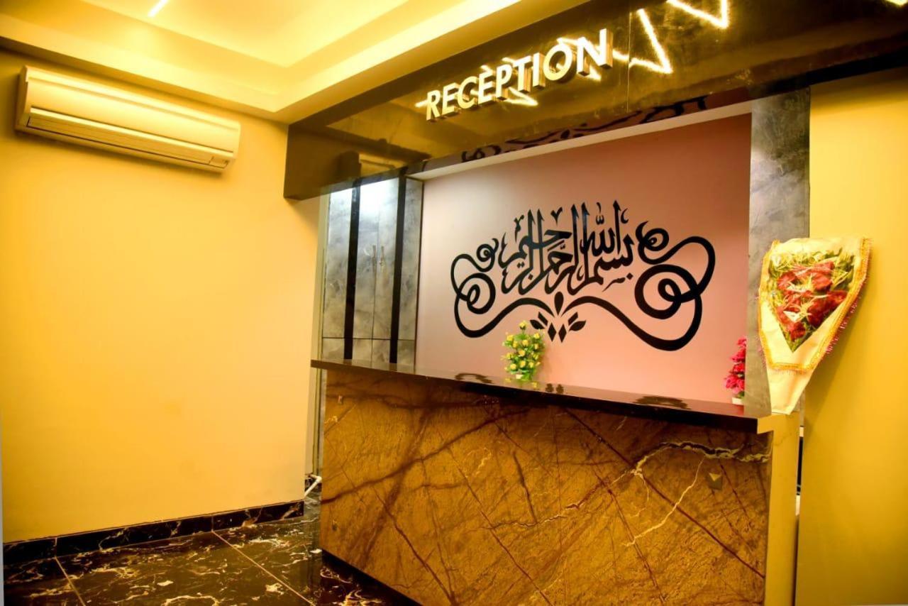 アーメダバード Charyana Lady Dormsホステル エクステリア 写真